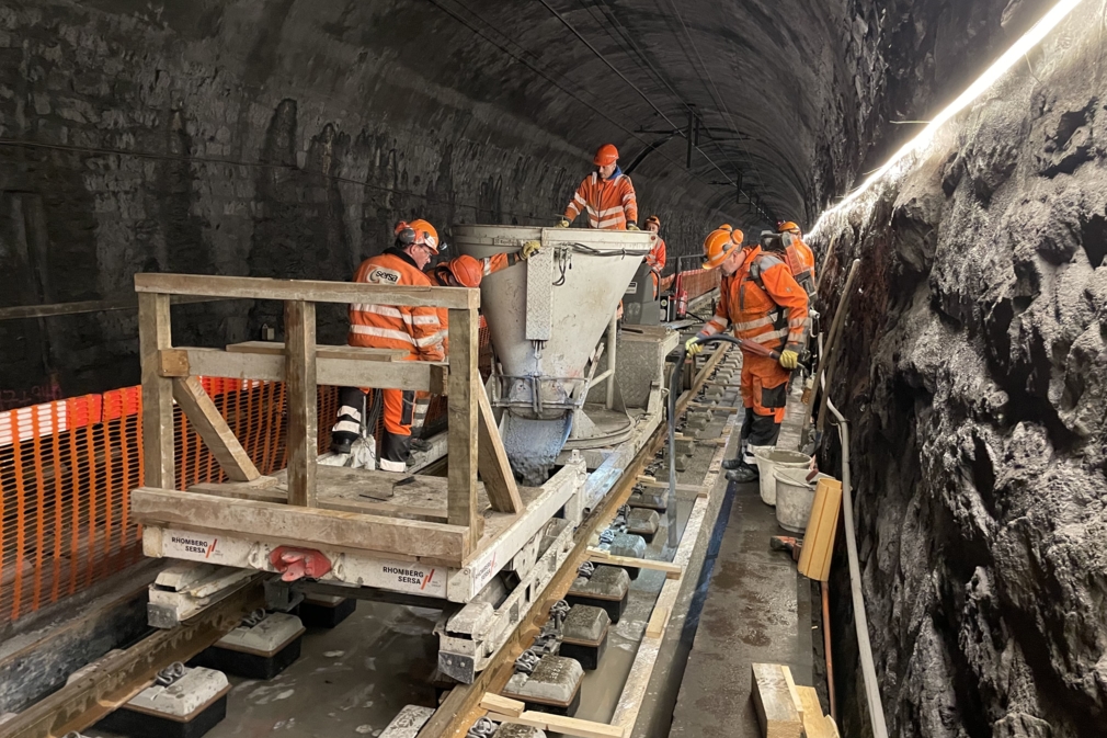 Fahrbahnerneuerung im Lötschberg-Scheiteltunnel (2)