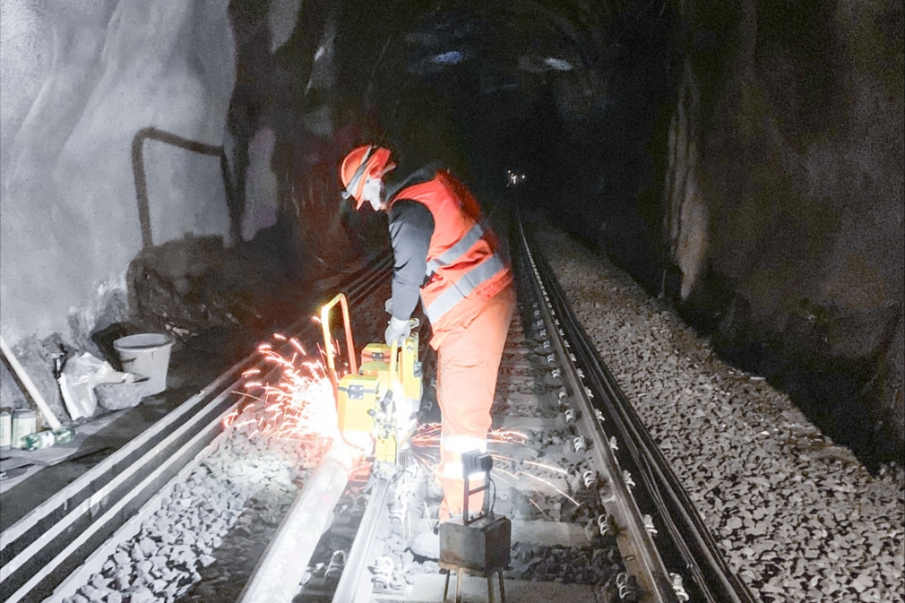 Nachhaltige-Technik-Akkubetrieb-im-Tunnel-und-Gleisbau_web