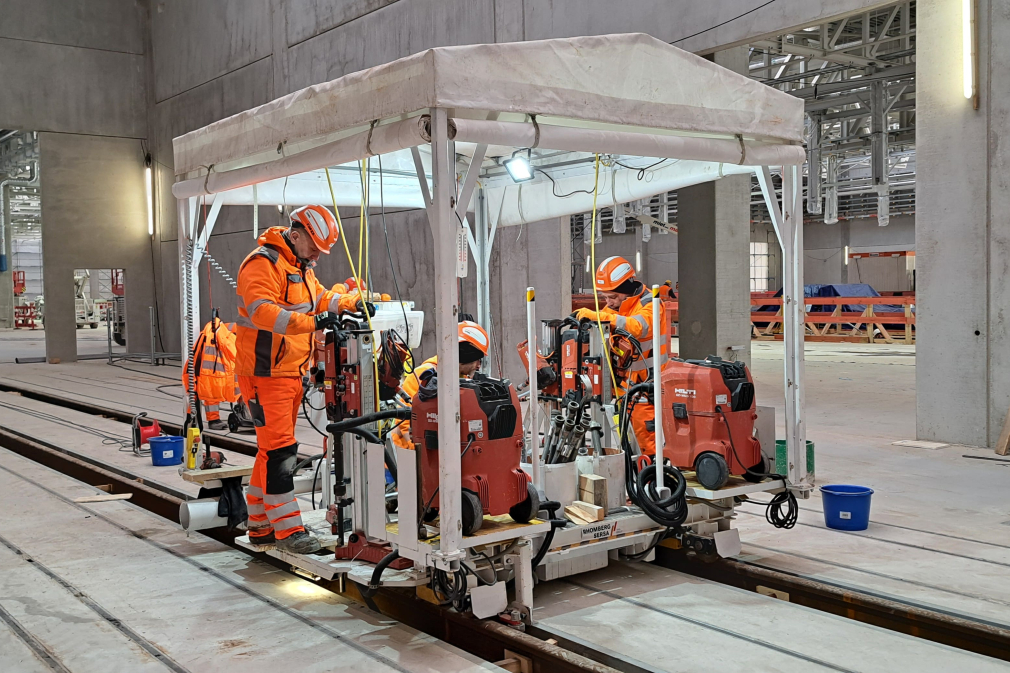 schienenmobile Bohreinrichtung 'RS Bahntechnik' (Projekt NWC Cottbus, Haupthalle, Cottbus, 2026) 03