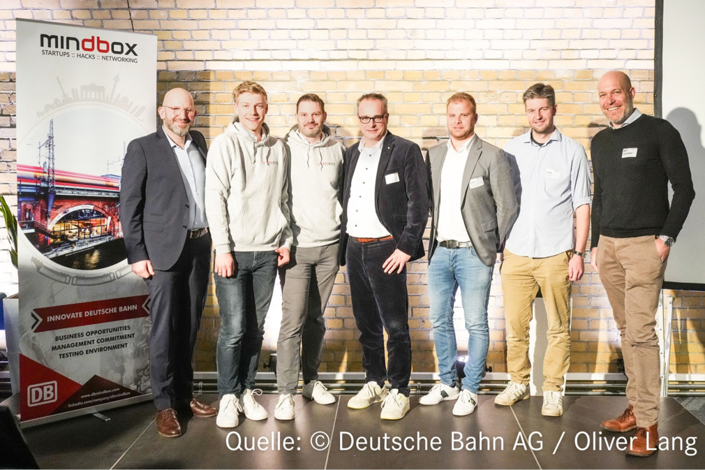 Fortschrittskontrolle-auf-Baustellen_©Deutsche-Bahn-AG_Oliver Lang