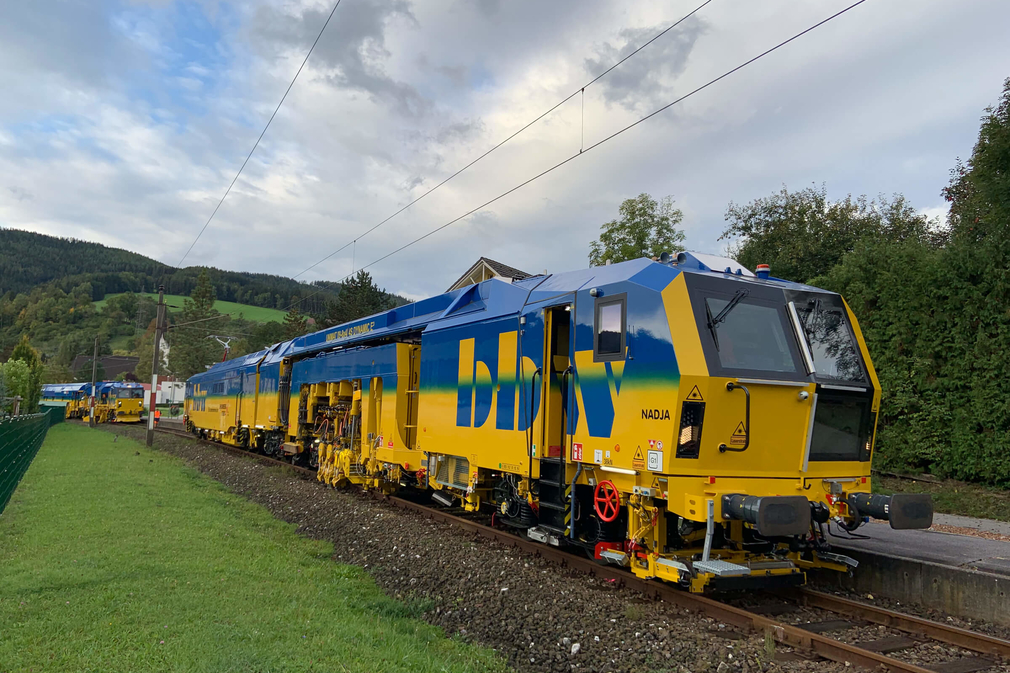 1_Maschineller-Gleisbau-Unimat-09-8x4-4-S-Dynamic-E³