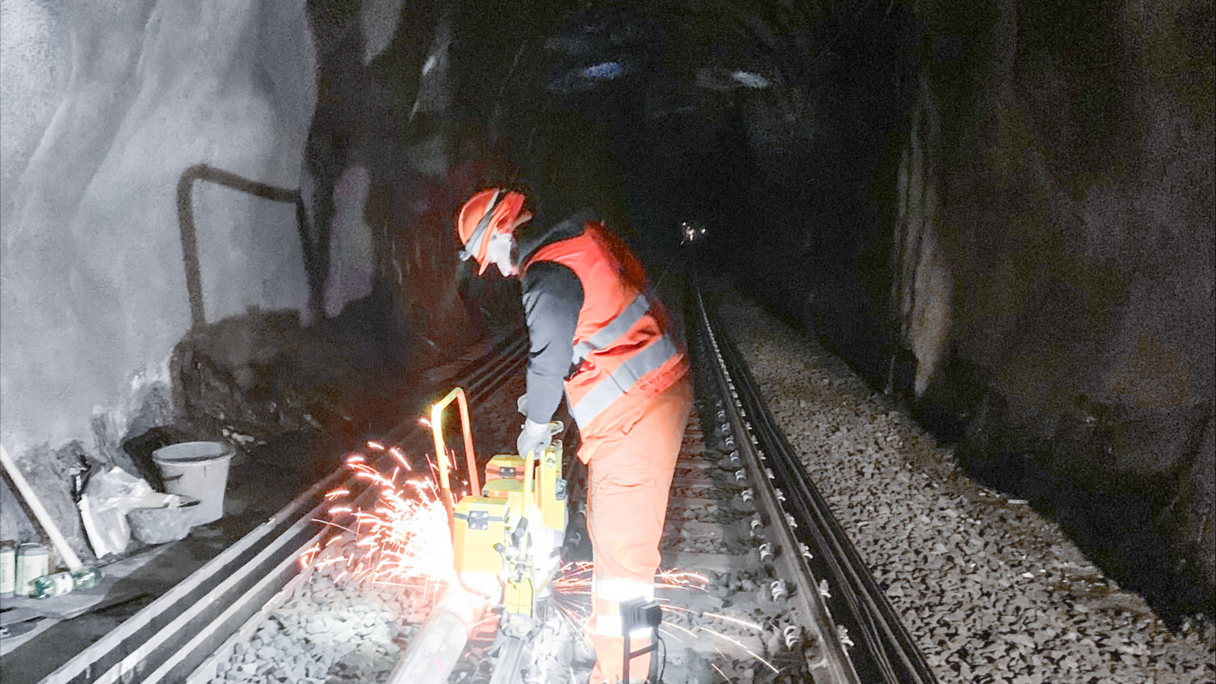 Nachhaltige-Technik-Akkubetrieb-im-Tunnel-und-Gleisbau.jpg