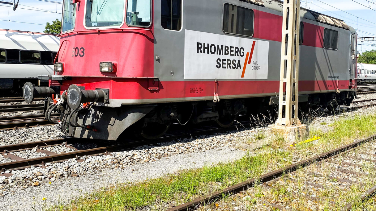 RSRG Zug Gleis.jpg