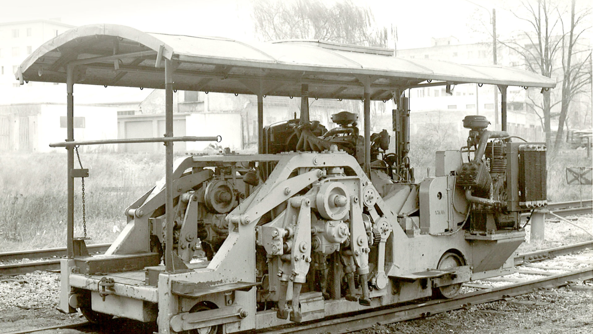 75-Jahre-maschineller-Gleisbau-Österreich-Matisa-im-Jahr-1950.jpg